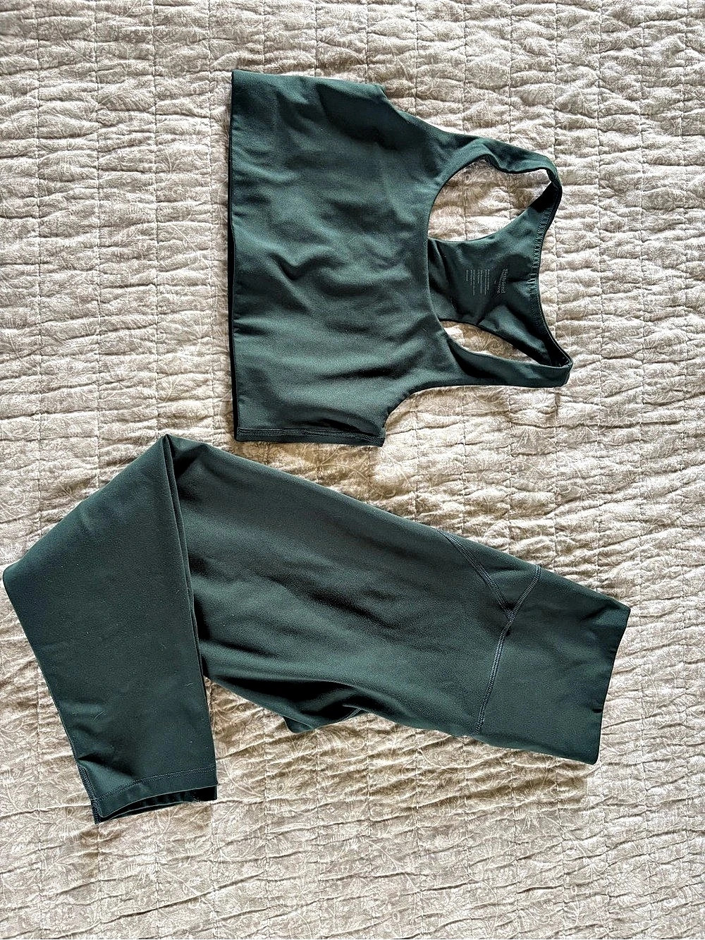 girlfriend collective Paloma Bra and Compressive Legging Set Green Medium